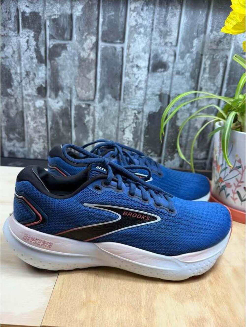 Brooks Glycerin 21 Women’s Size 10 B Blue Pink Running Shoes Cushioned